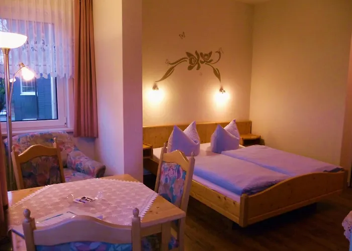 Haus Flora Gasthof 3*